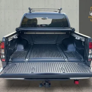 2015 Nissan Navara Double Cab Pick Up Tekna 2.5dCi 190 4WD Auto - Image 8