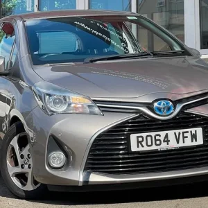 2014 Toyota Yaris 1.5 VVT-h Icon Hatchback 5dr Petrol Hybrid E-CVT Euro 6 (101 ps) Hatchback Petr... - Image 2