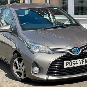 2014 Toyota Yaris 1.5 VVT-h Icon Hatchback 5dr Petrol Hybrid E-CVT Euro 6 (101 ps) Hatchback Petr... - Image 3