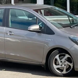 2014 Toyota Yaris 1.5 VVT-h Icon Hatchback 5dr Petrol Hybrid E-CVT Euro 6 (101 ps) Hatchback Petr... - Image 7