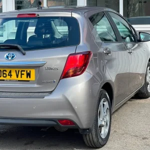 2014 Toyota Yaris 1.5 VVT-h Icon Hatchback 5dr Petrol Hybrid E-CVT Euro 6 (101 ps) Hatchback Petr... - Image 8