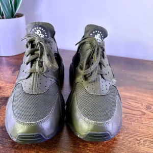 Nike Air Huarache Green Trainers Men's Size 9 - Image 2
