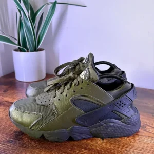 Nike Air Huarache Green Trainers Men's Size 9 - Image 3