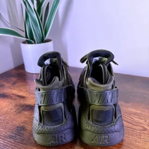 Nike Air Huarache Green Trainers Men's Size 9 - Image 4