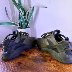 Nike Air Huarache Green Trainers Men's Size 9 - Image 6