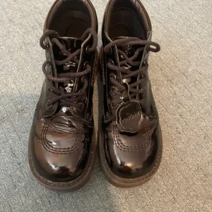 Boots kickers size 3