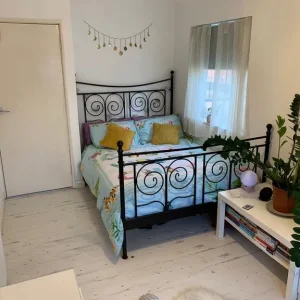 Large Double Room in Lovely Home - Stratford - Image 7