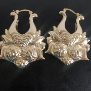 Stawbery earrings massive