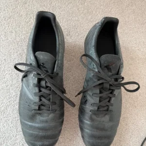Adidas rugby boots size UK 9 - Image 5