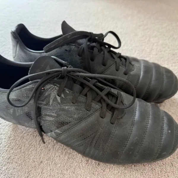 Adidas rugby boots size UK 9