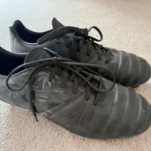 Adidas rugby boots size UK 9