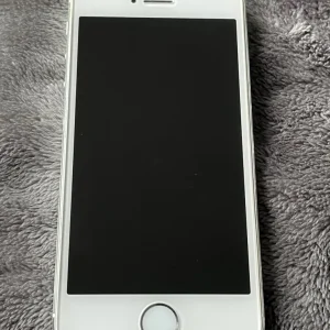 iPhone 5S 16GB silver unlocked - Image 2