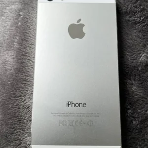 iPhone 5S 16GB silver unlocked - Image 3