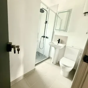 DOUBLE EN-SUITE ROOMS AVAILABLE FOR RENT - Image 2