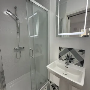 DOUBLE EN-SUITE ROOMS AVAILABLE FOR RENT - Image 3