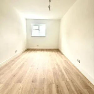 DOUBLE EN-SUITE ROOMS AVAILABLE FOR RENT - Image 5