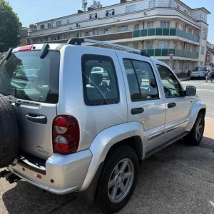 2006 Jeep Cherokee 2.8 CRD Limited 5dr Auto Diesel - Image 5