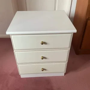 Chest of white drawers