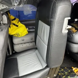 VW TRANSPORTER LEATHER 6 REAR SEATS - Image 3