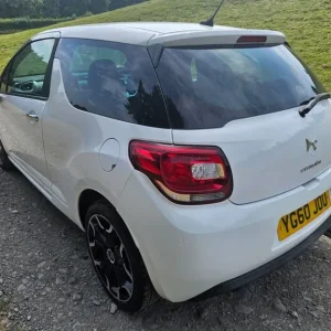 2010 Citroen DS3 1.6 HDi Black 3dr HATCHBACK Diesel Manual - Image 4