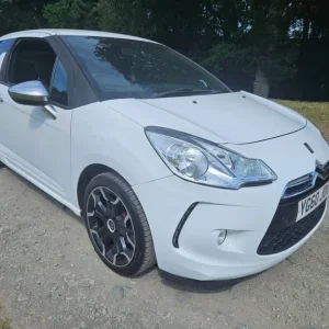 2010 Citroen DS3 1.6 HDi Black 3dr HATCHBACK Diesel Manual