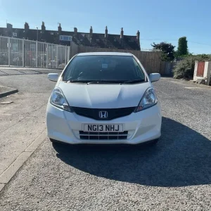 2013 Honda Jazz 1.4 i-VTEC ES Plus Hatchback 5dr Petrol CVT Euro 5 (99 ps) HATCHBACK Petrol Autom... - Image 2