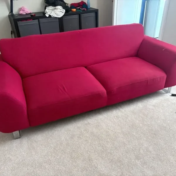 Free sofa needs gone tonight can deliver if local