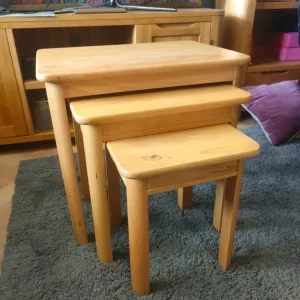 Oak furnitureland nest of tables