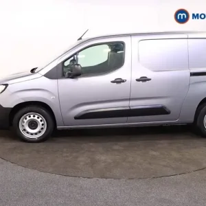 2025 Peugeot Partner 1.5 BlueHDi 100 Professional Van Panel Van Diesel Manual - Image 4