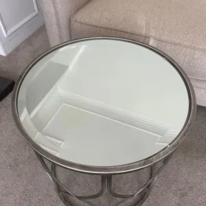 Mirror side table - Image 2