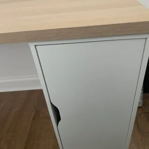 Desk - W 140 cm D 60cm H 74 - Image 3