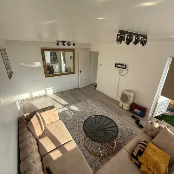 🏡 Modern 1-Bed Flat with Parking
