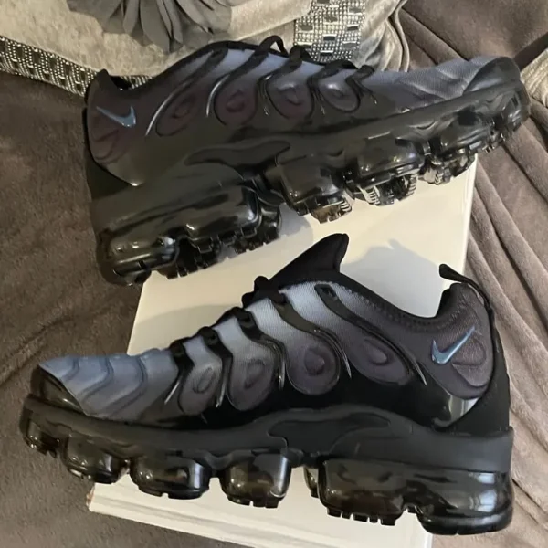 Nike airmax 95s Tns vapourmax 90s 110s Jordan’s 97s trainers d2244