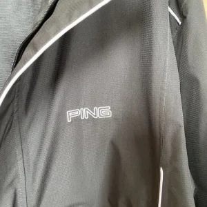 Lightweight waterproof jacket - Image 4