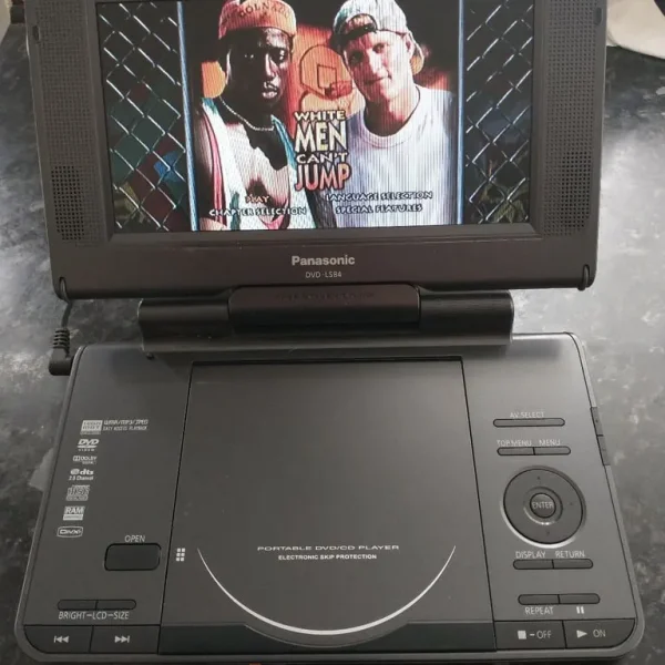 Portable DVD player - Big rechargeable battery