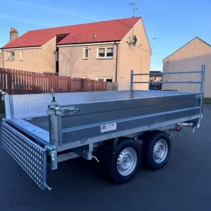 BRAND NEW 10FT X 6FT TWIN AXLE 3 WAY ELECTRIC TIPPER 3500KG - Image 2