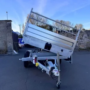 BRAND NEW 10FT X 6FT TWIN AXLE 3 WAY ELECTRIC TIPPER 3500KG - Image 4