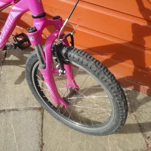 Specialized hotrock girls bike, suit age 6 to 8 years, 20 inch wheels, lightweight frame, 6 gears - Image 4