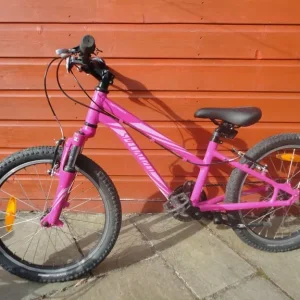 Specialized hotrock girls bike, suit age 6 to 8 years, 20 inch wheels, lightweight frame, 6 gears - Image 5