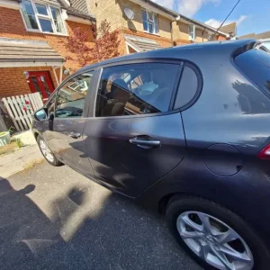 Peugeot, 208, Hatchback, 2014, Manual, 1199 (cc), 5 doors - Image 2