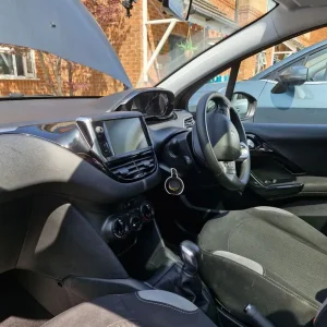 Peugeot, 208, Hatchback, 2014, Manual, 1199 (cc), 5 doors - Image 4