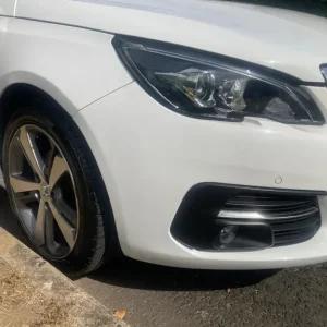 Peugeot, 308, Hatchback, 2019, Manual, 1199 (cc), 5 doors - Image 2