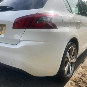 Peugeot, 308, Hatchback, 2019, Manual, 1199 (cc), 5 doors - Image 4