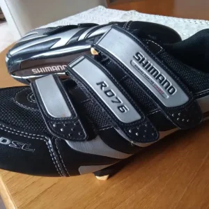 Shimano Cycling Shoes with SPD Cleats - Image 4