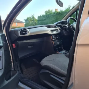 Citroen, C3, Hatchback, 2016, Manual, 1199 (cc), 5 doors - Image 3