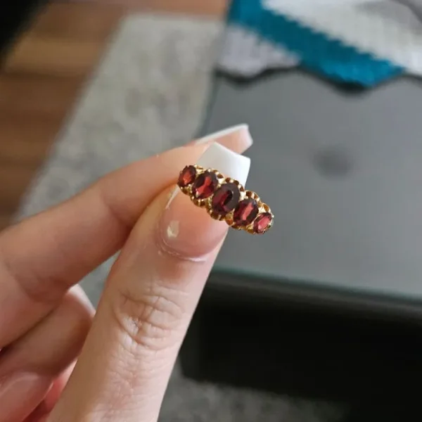 18ct gold garnet ring for sale