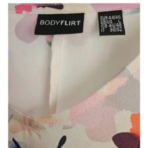 BNWOT Bodyflirt for Bonprix above the knee Floral short sleeve Dress Euro 44-46 fits UK 16-18 🇬🇧 - Image 3