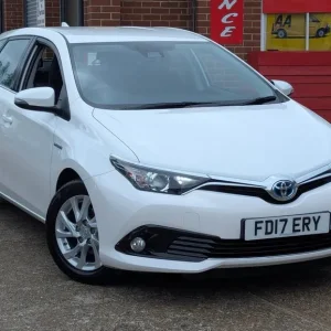 2017 Toyota Auris 1.8 Hybrid Business Edition TSS 5dr CVT**FULL SERVICE Hybrid - Image 2