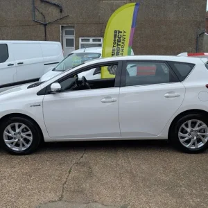 2017 Toyota Auris 1.8 Hybrid Business Edition TSS 5dr CVT**FULL SERVICE Hybrid - Image 3