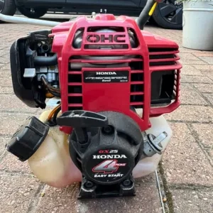 Honda UMK 425 UE 4-Stroke Petrol Strimmer and Brushcutter with Bike Handle - Image 2